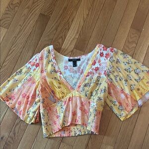 Forever 21 70’s inspired floral women’s top